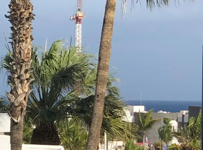 Olivin プエルト・デル・カルメン